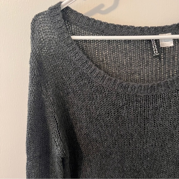 Divided by H&M Grey Sweater Size 8 - Picture 2 of 10